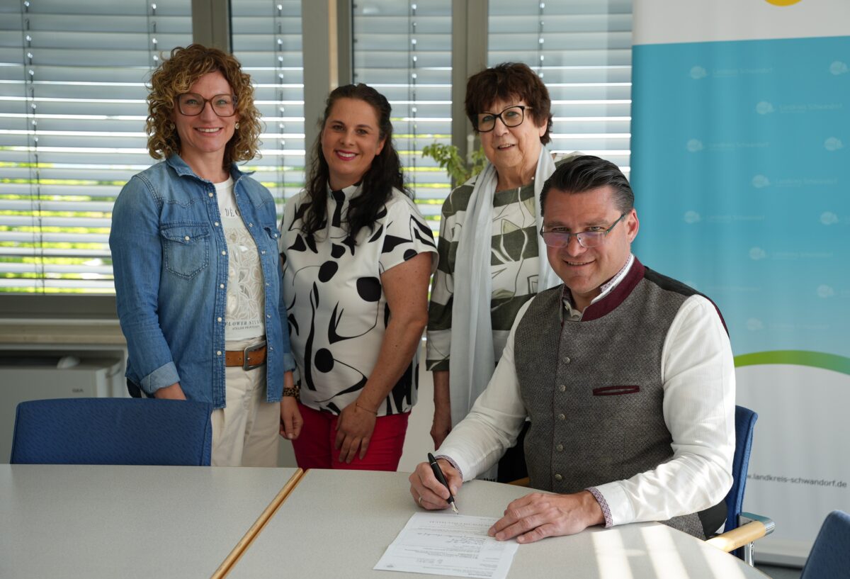 Palliativbetreuung unterstützen - Landrat Ebeling wird Mitglied im Pallicura Förderverein