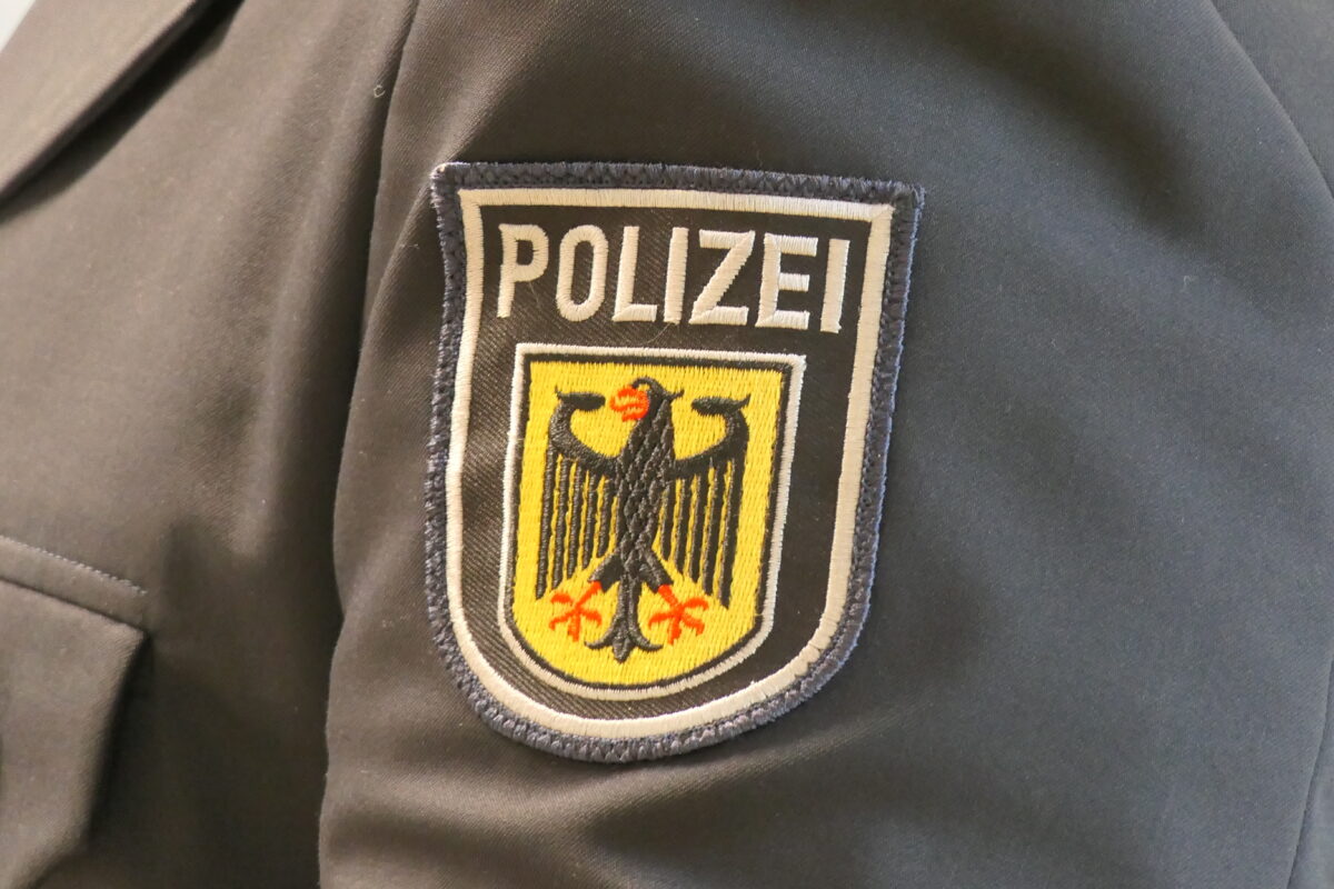 Seniorin erfasst Lieferfahrer in Burglengenfeld leicht verletzt