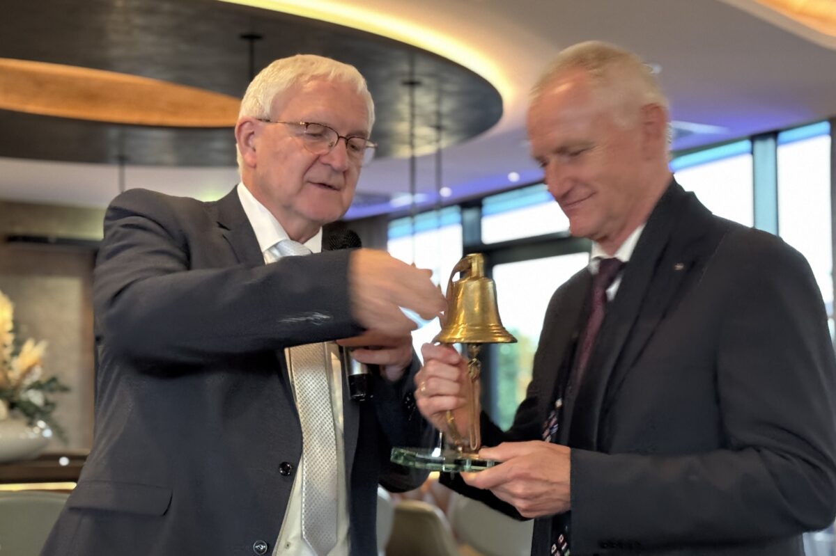 Robert Stahl folgt auf Karl-Heinz Dietl als Präsident des Rotary Club Weiden