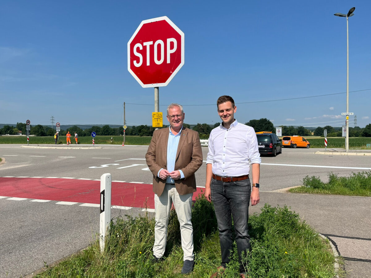 Neue Stoppschilder - erhöhte Sicherheitsmaßnahmen in Schwandorf