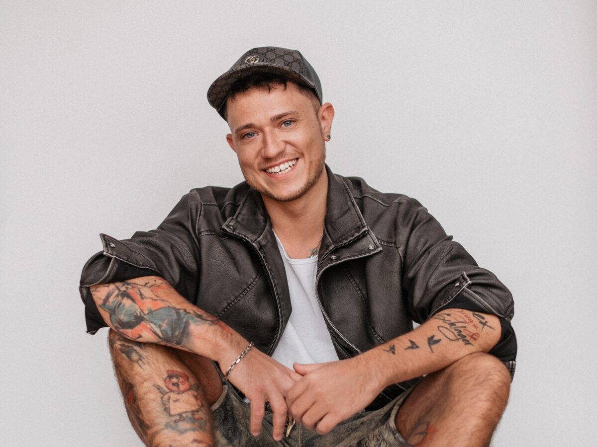 Max Weidner mit „Kini von da Wiesn“ im Wiesn-Hit Finale 2025