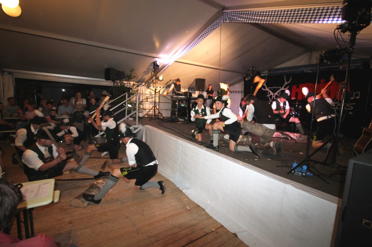 Trabitzer Trachtenverein feiert 75 Jahre Brauchtum