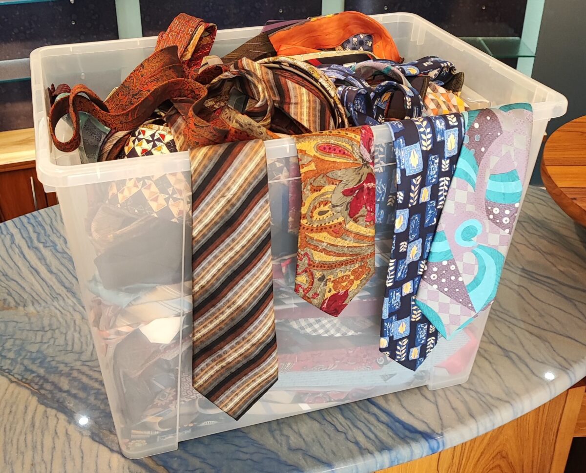 Erfolg bei Lionsclub Krawatten-Sammelaktion in Neustadt