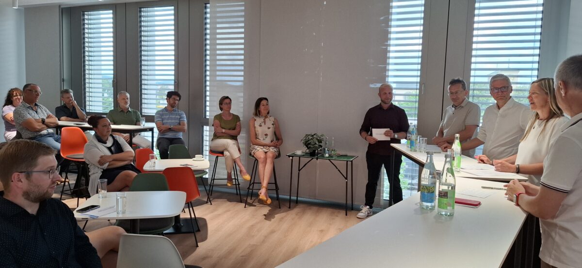 SCHULEWIRTSCHAFT NEW/WEN: Demokratiebildung und Netzwerkarbeit im Fokus