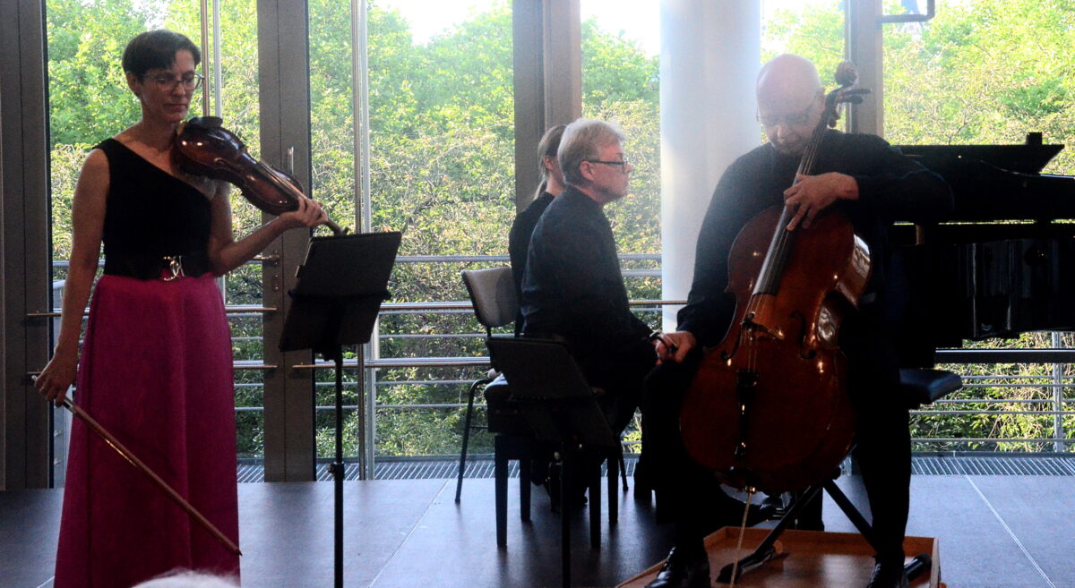 Adamar-Trio beeindruckt "Sommerlichter"-Publikum mit düsterer Dramatik und melodischem Reichtum