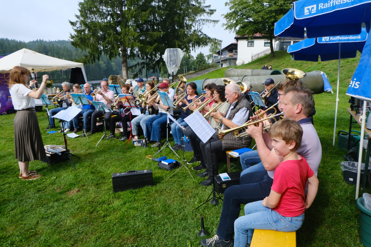 ev. Fam.- Gottesdienst Gaisweiher 1.JPG
