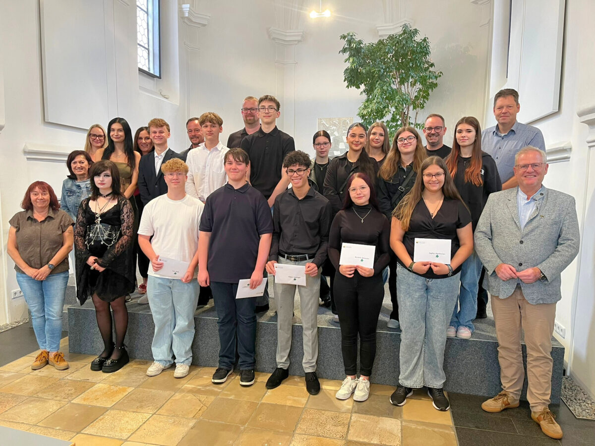 Ehrung der besten Mittelschulabsolventen in Schwandorf