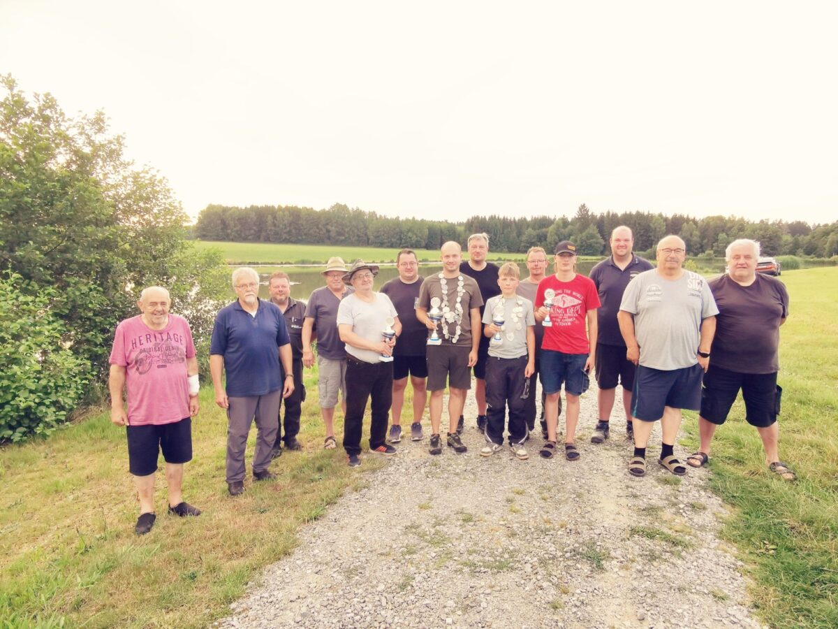 Eslarner Fischereiverein fischt fürs Heimatfest