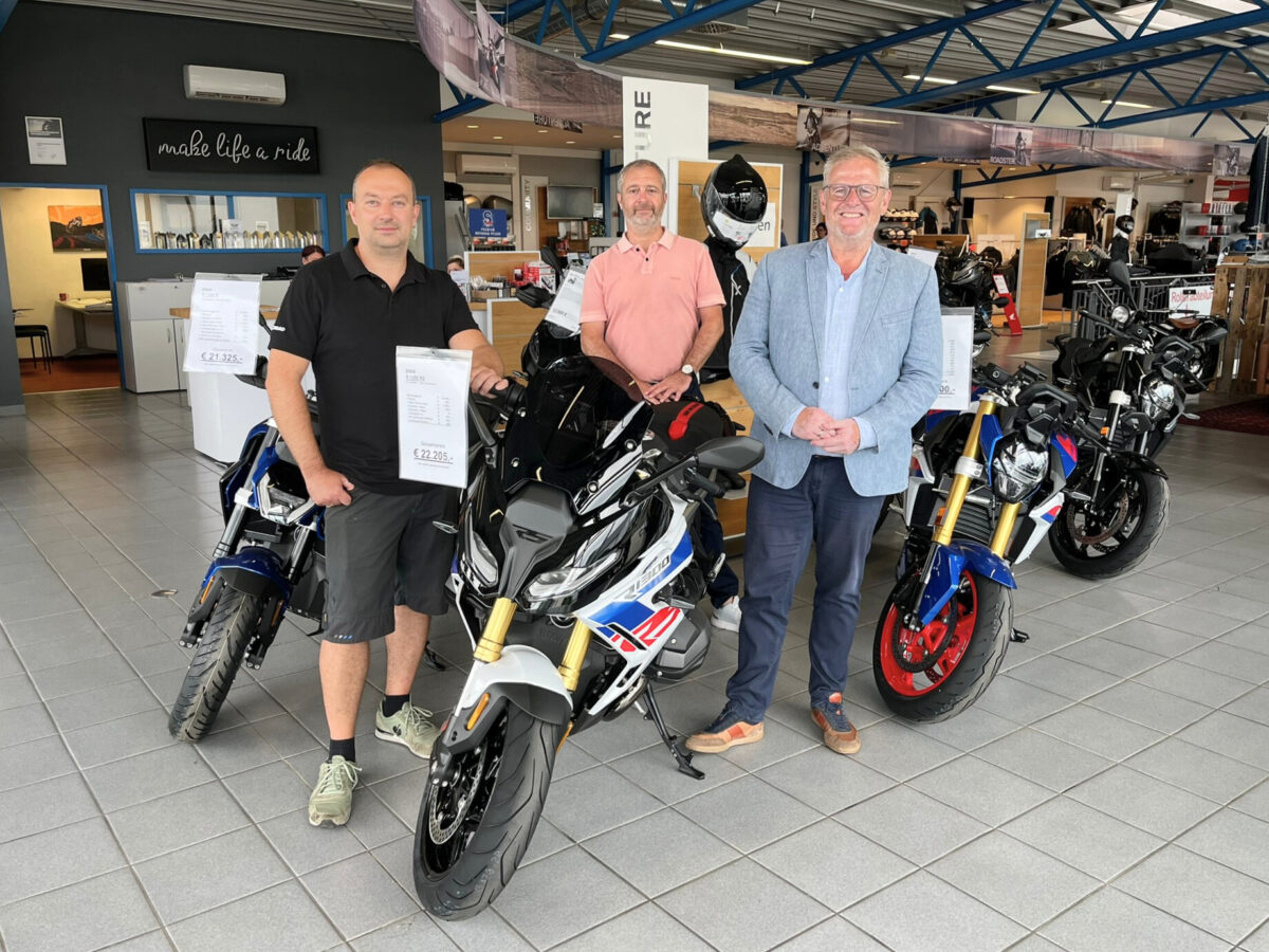 Feller besucht Zweirad-Herzstück in Schwandorf