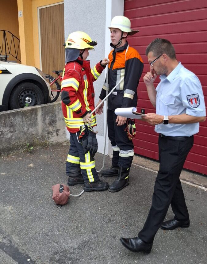 Feuerwehranwärter in Schlammersdorf bestehen MTA-Zwischenprüfung