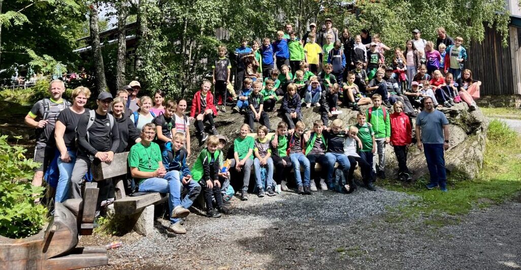 Ein aufregendes Wochenende für junge Sportler und Gardemädchen in Finsterau