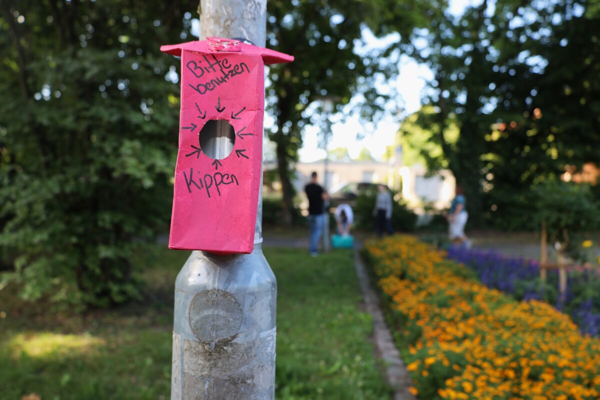 Schülerinnen bekämpfen Zigarettenmüll in Weiden