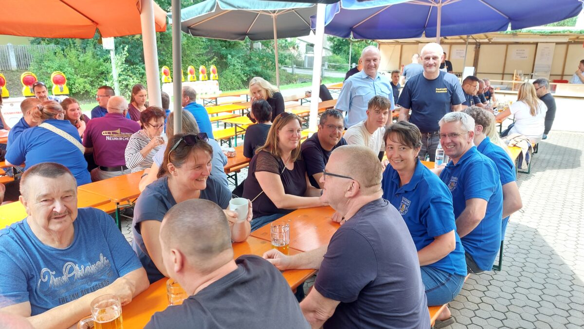 Feuerwehrfest Frauenricht begeistert mit Teamgeist und Kulinarik