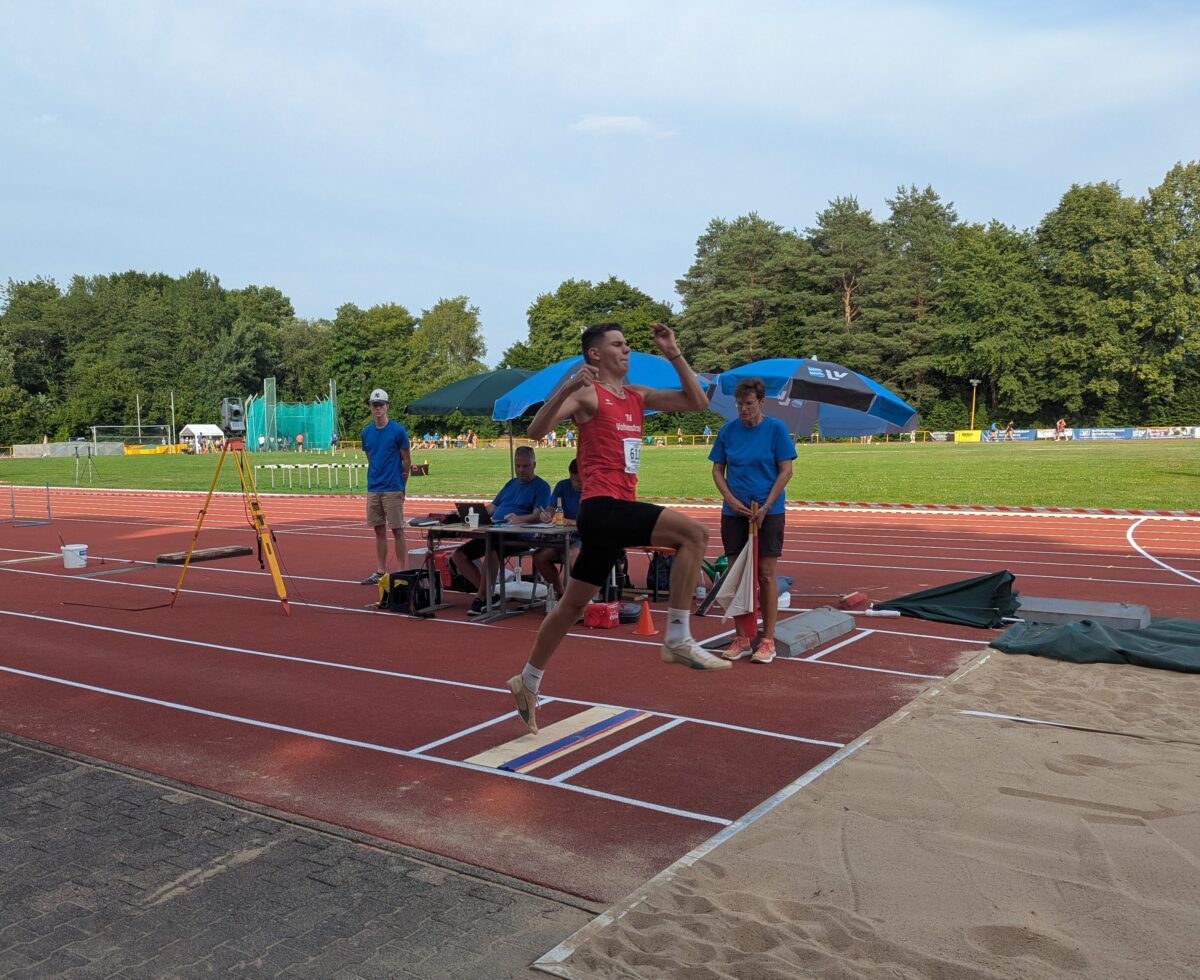 Bayer. Hösbach 2025 im Sprung.jpg