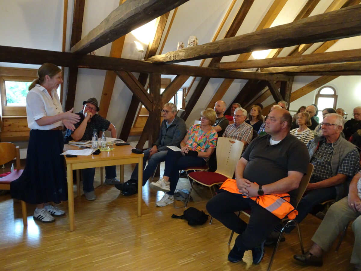 Neuauflage von "Sie kommen" schildert Kriegsende in der Oberpfalz - Lesung in Pfreimd