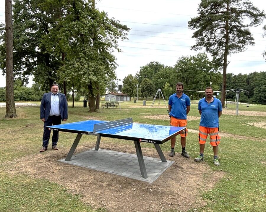 Neue Tischtennisplatte bereichert Teublitz