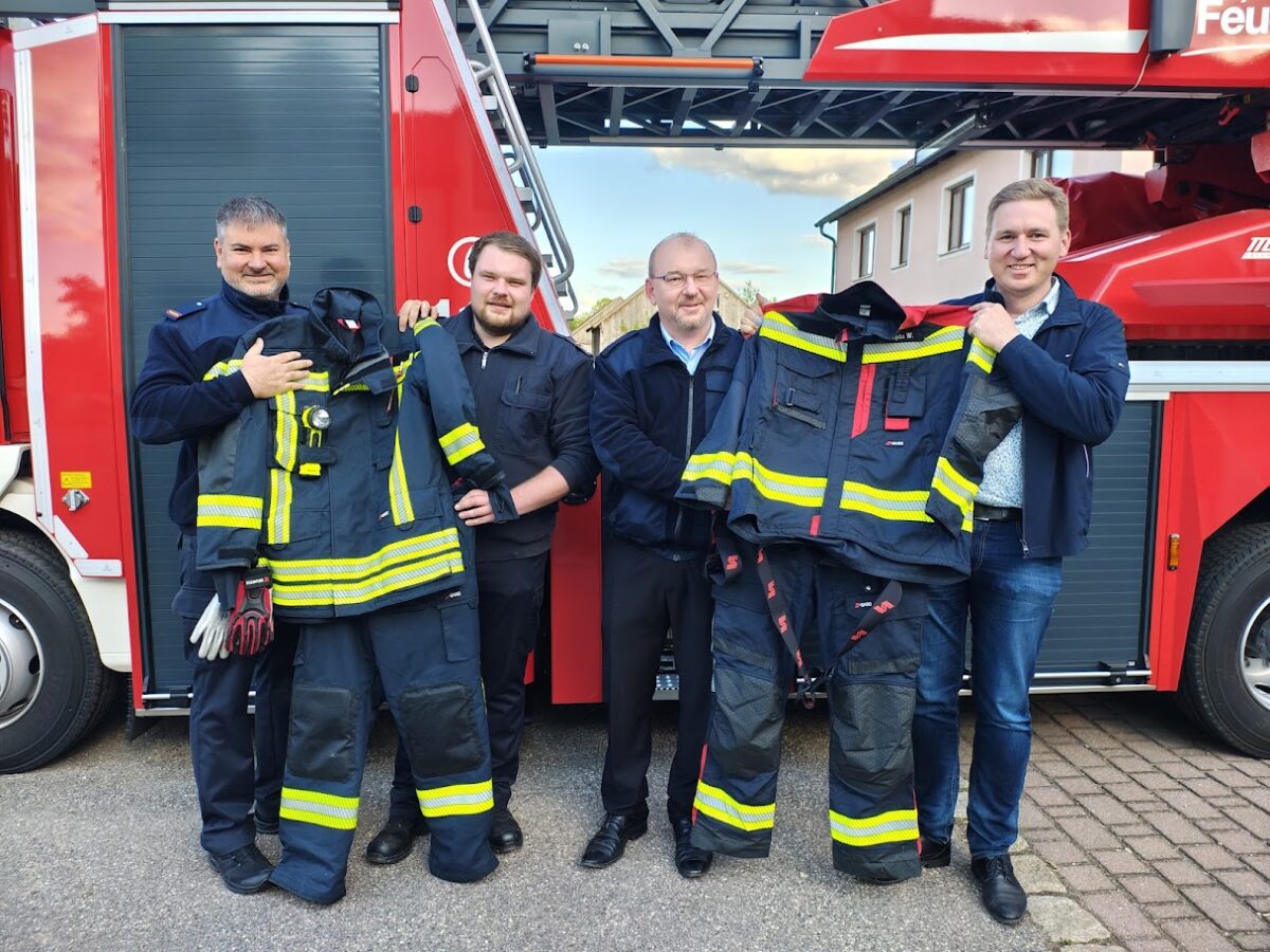 Nittenau modernisiert Feuerwehrschutzkleidung für Einsatzkräfte