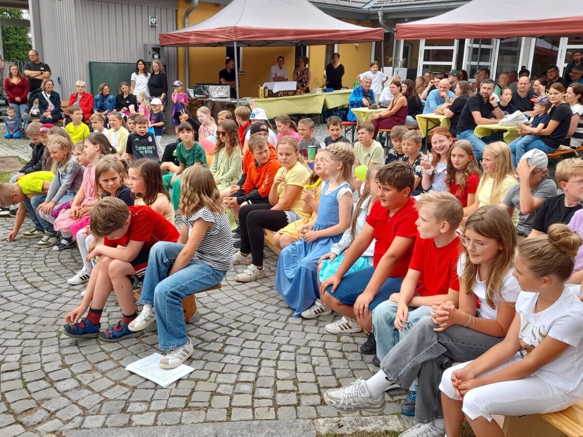 Schulfest in Leuchtenberg feiert Kreativität und Gemeinschaft