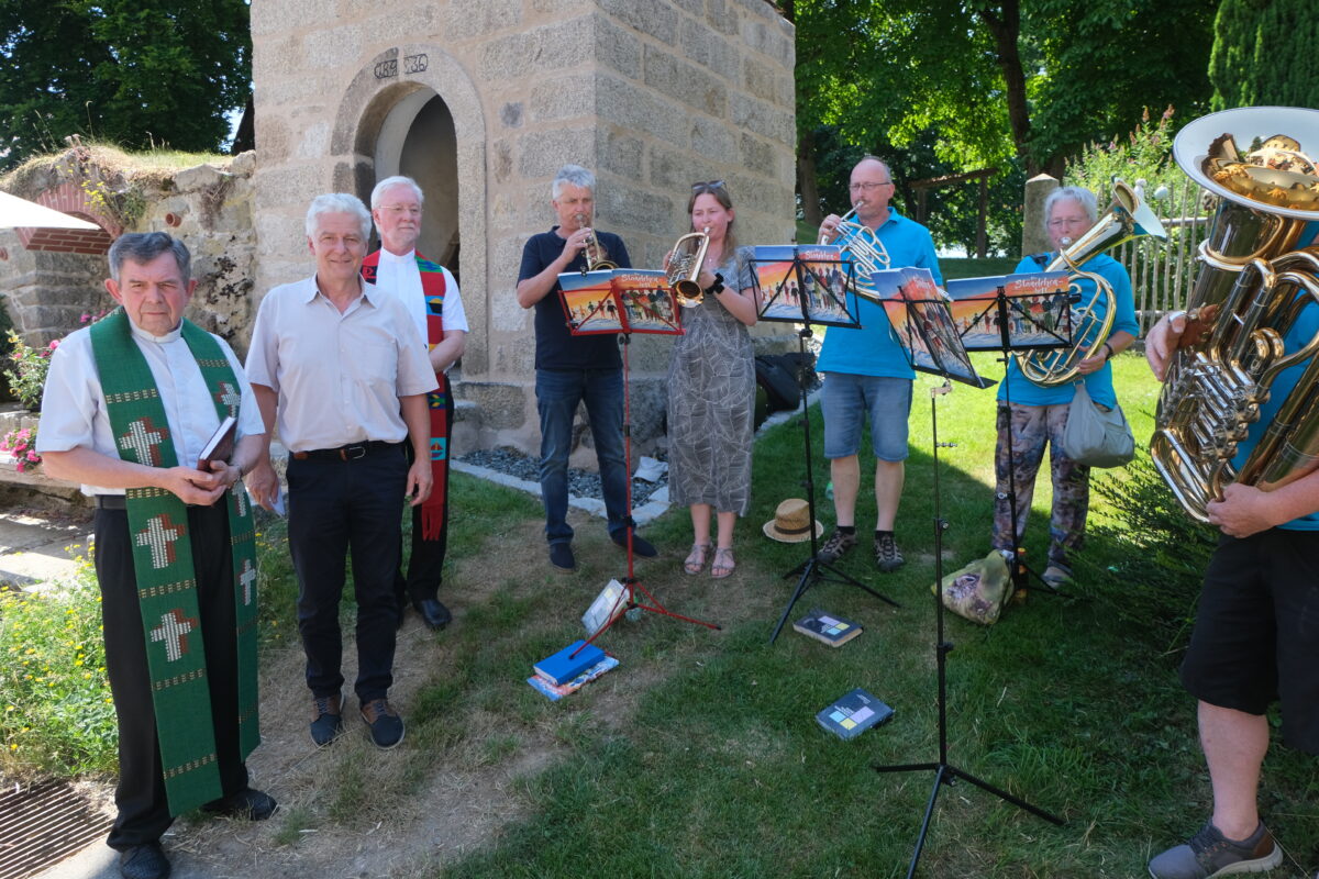 Segnung des Glockenturms stärkt Schlatteiner Gemeinschaft