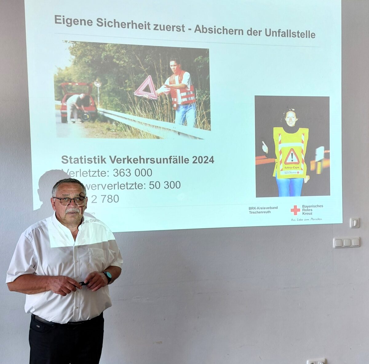 Senioren lernen Notfallhilfe