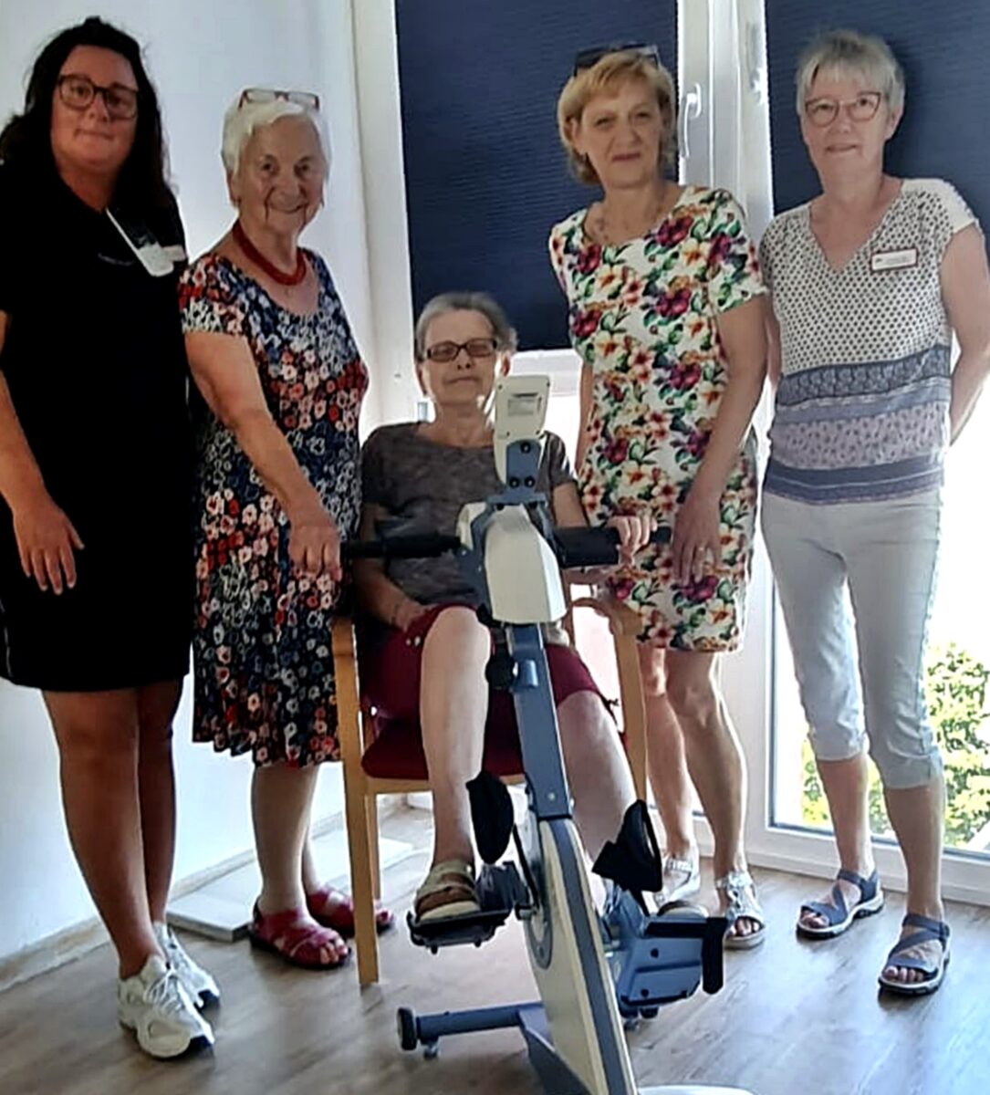 Sommerfest im Seniorenheim begeistert mit Überraschungsgeschenk