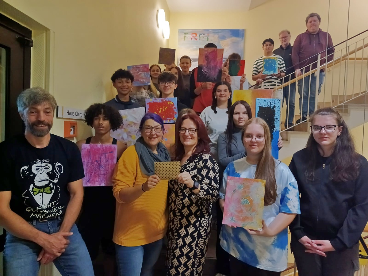 Kunst verbindet: Schülerprojekt der Markus-Gottwalt-Schule unterstützt HPZ Irchenrieth