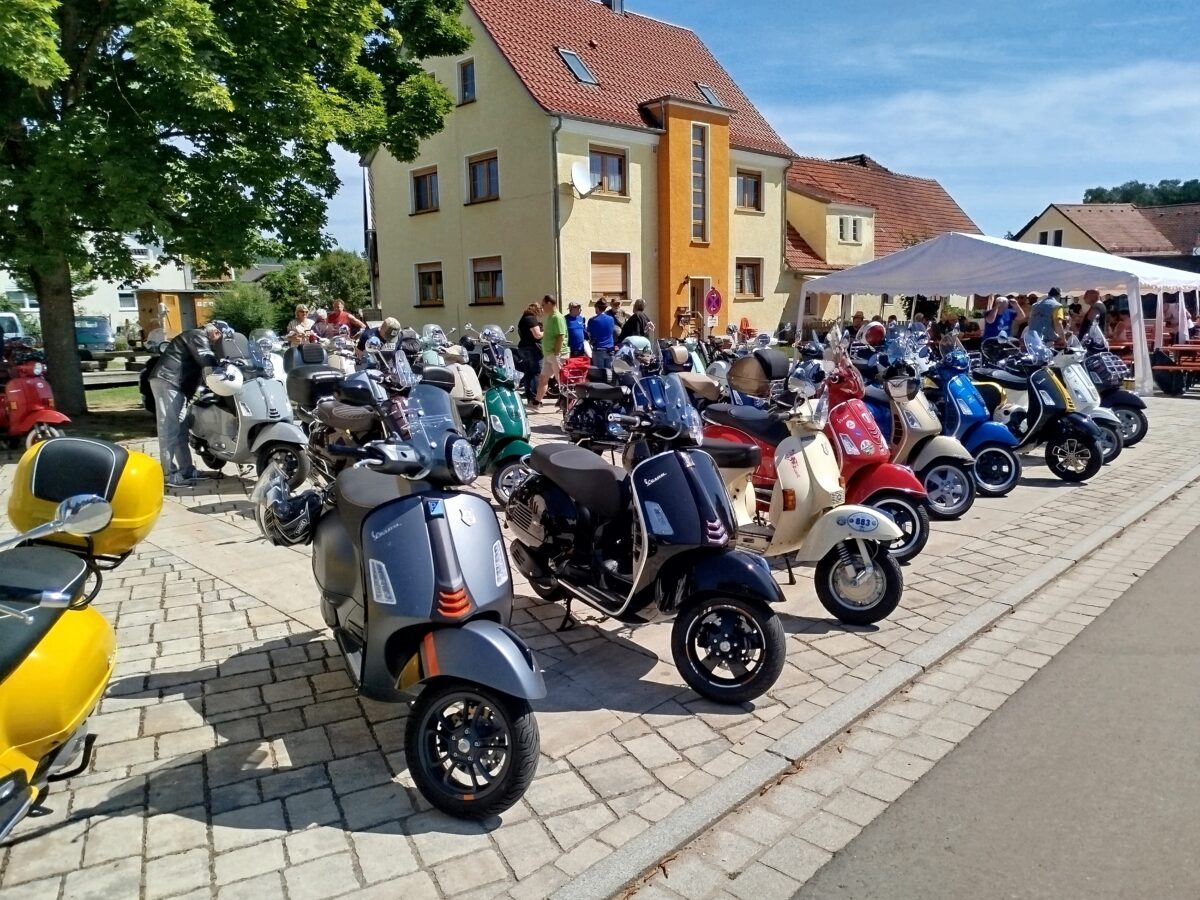 Erfolgreiches Vespa Treffen in Schwarzenbach gefeiert