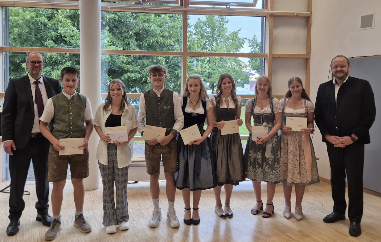 Vohenstraußer Realschule feiert 100% Abschlusserfolg