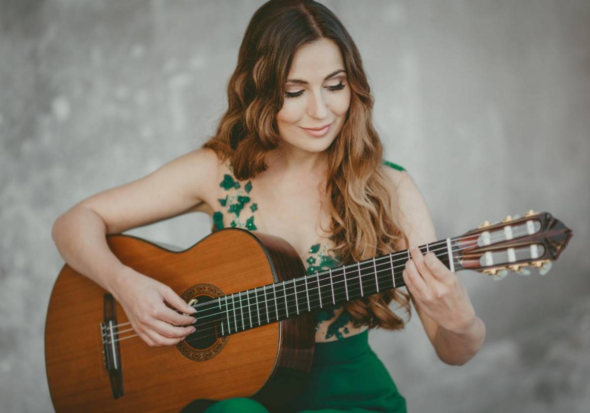 Yuliya Lonskaya in Püchersreuth: Gitarre &amp; Gesang