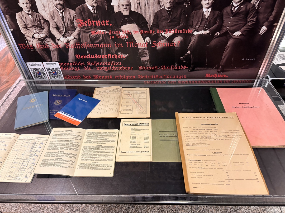 Raiffeisenbank Auerbach-Freihung - Hundert Jahre und noch Top in Schuss