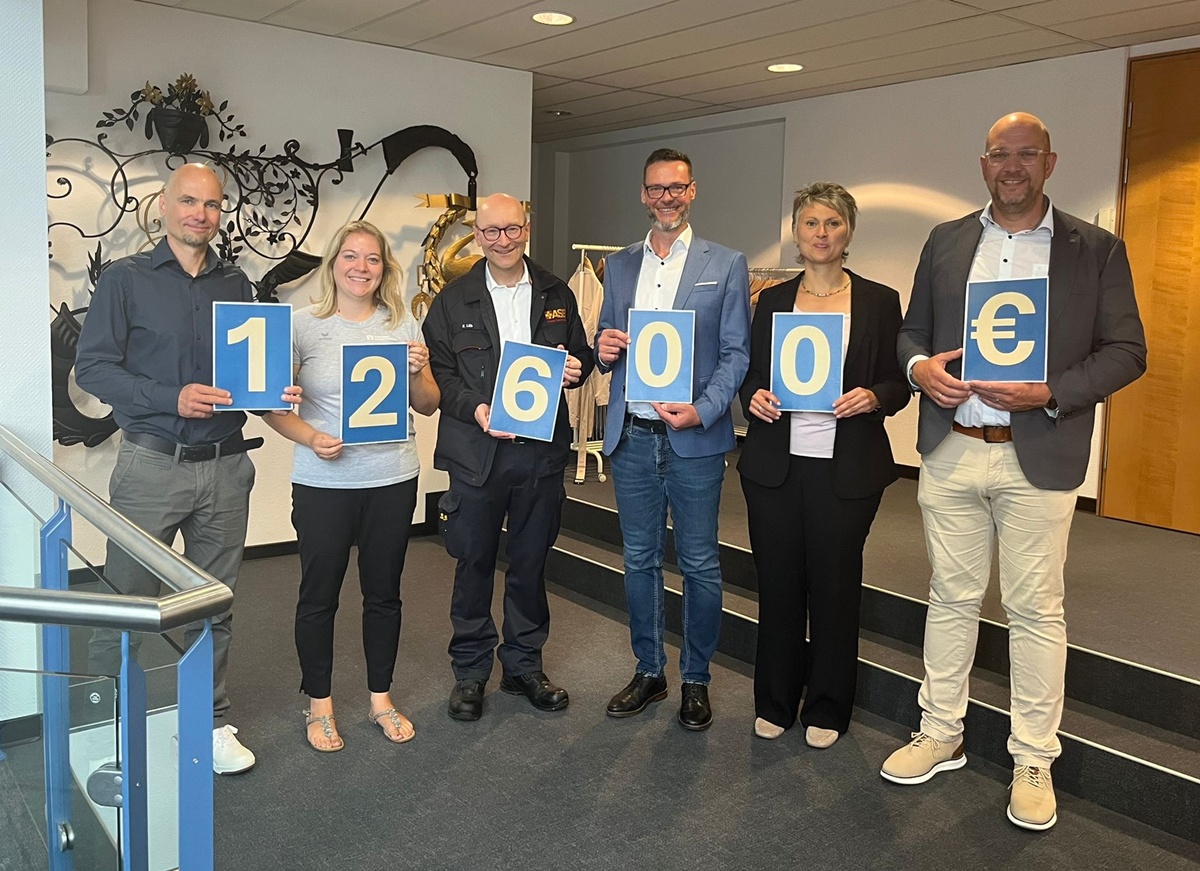 Starke Partnerschaft für soziales Engagement: Raiffeisenbank unterstützt ASB mit 12.600 Euro