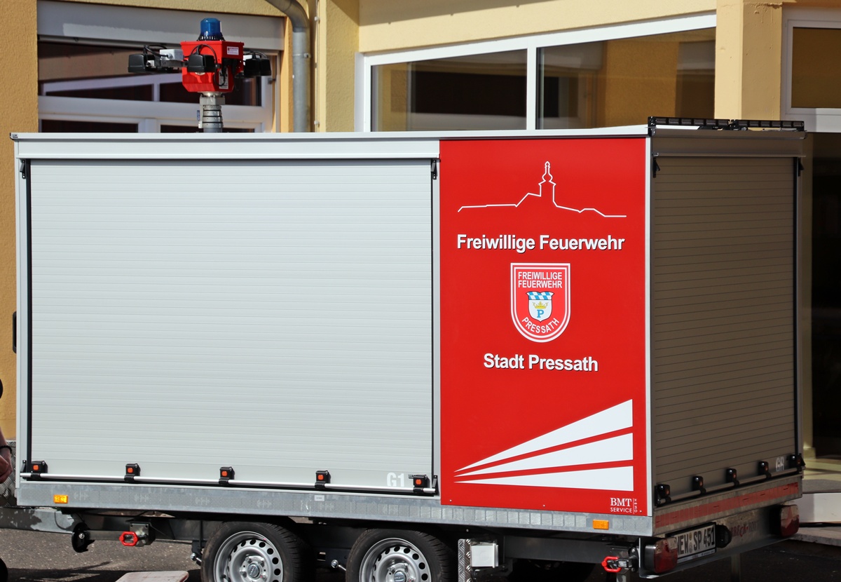 Lange Nacht der Feuerwehr: Neues Einsatzfahrzeug gesegnet – Veranstaltung trotz Hitze ein Erfolg