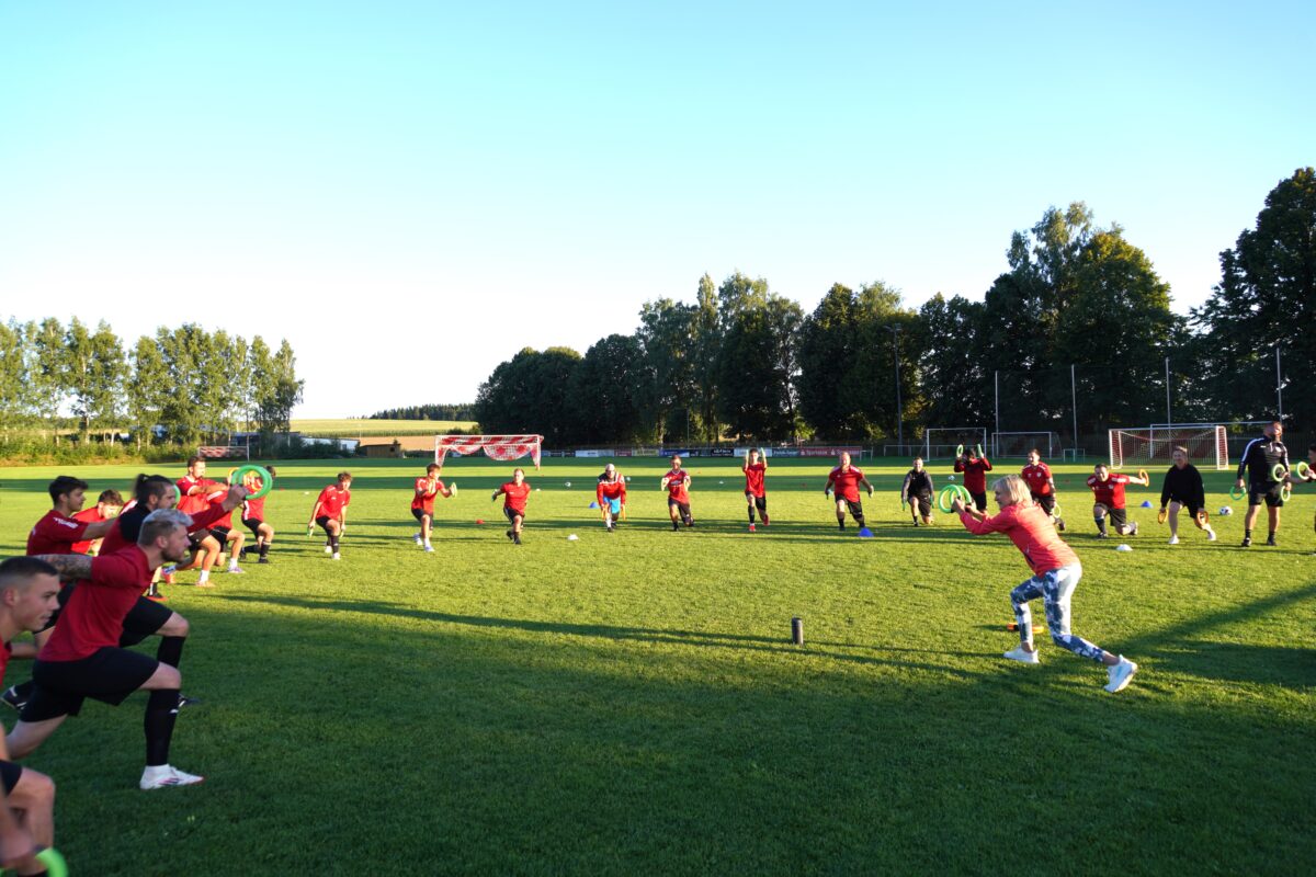 FSV Waldthurn setzt auf Smovey-Ringe: Aufwärmtraining begeistert Mannschaft
