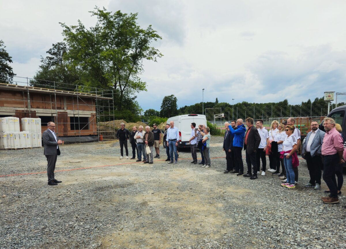 Kemnath feiert Richtfest im Sport- und Freizeitpark