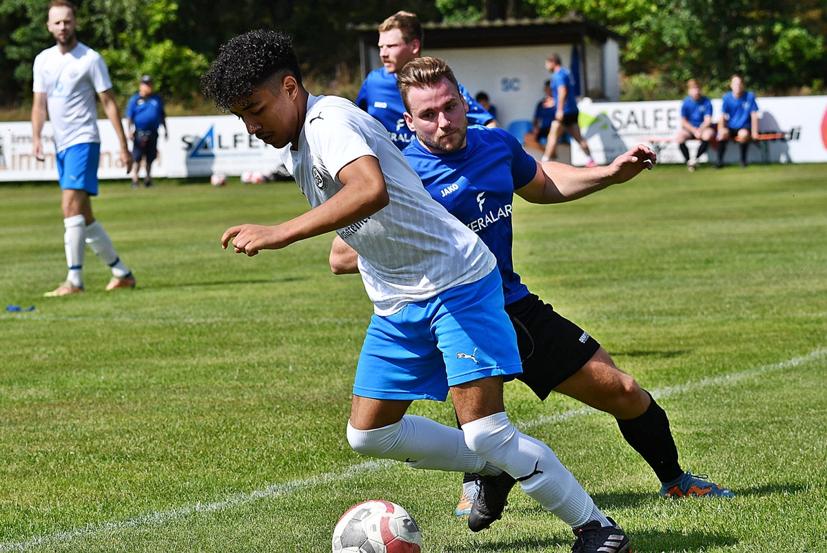 Kreisklasse West: Spitzenspiel steigt bereits am Freitagabend