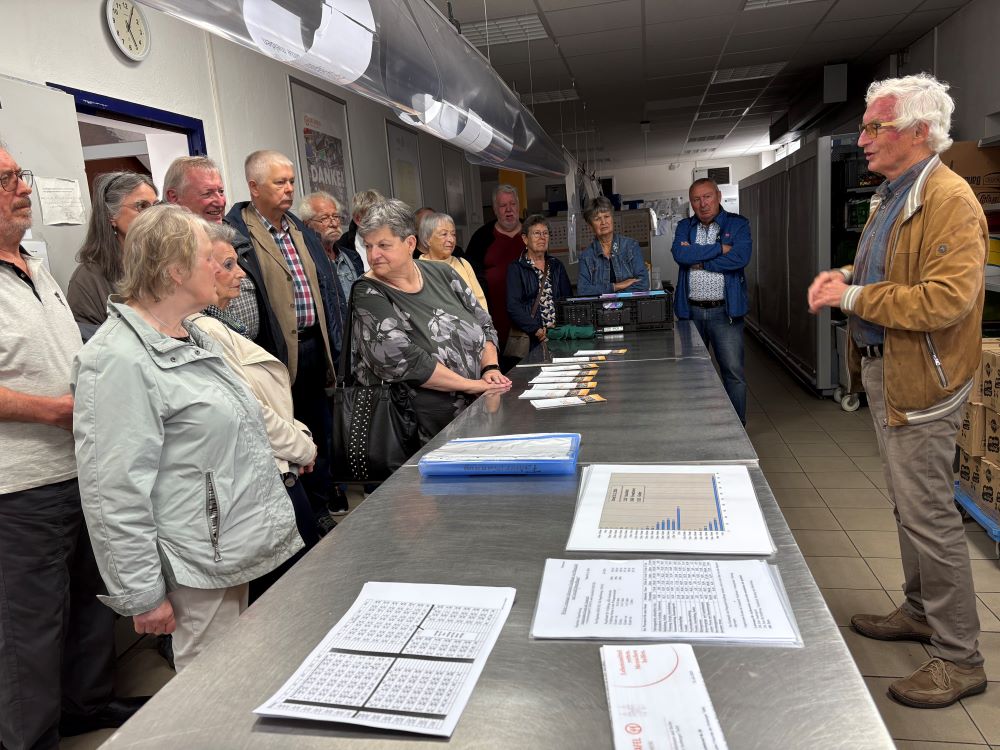 SPD-AG 60plus besucht Amberger Tafel: Altersarmut ist weiblich geprägt