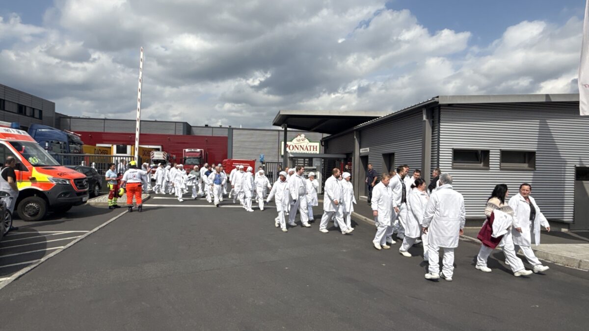 Ammoniak in Kemnath ausgetreten: Feuerwehr im Einsatz