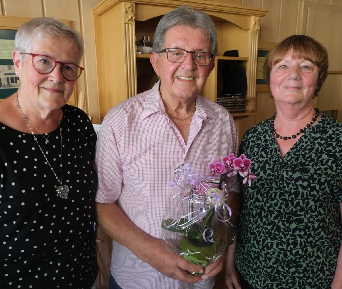 Karl Tabert mit dem Ehrenzeichen des Bayerischen Ministerpräsidenten ausgezeichnet