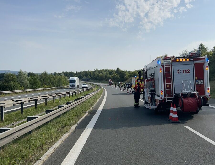 Sattelzug flüchtet nach Unfall auf Autobahn A6