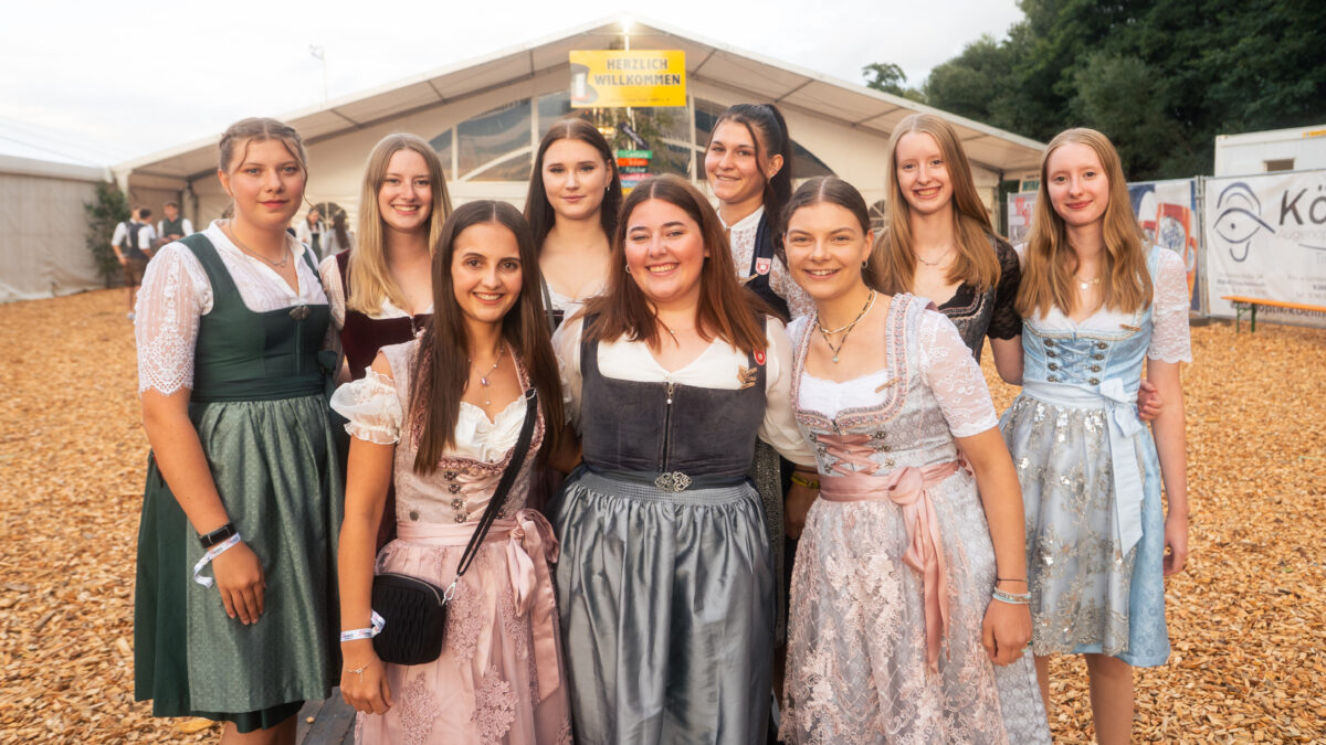 Flosser Kirwa Tag 2: Tradition trifft Lebensfreude