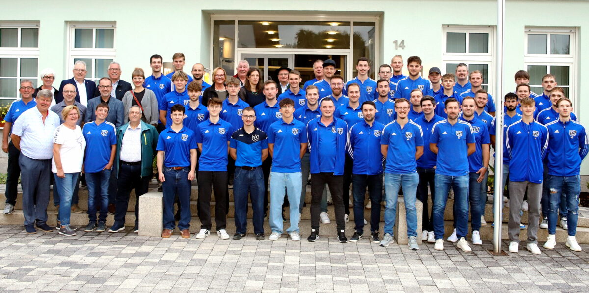 Etzenricht feiert doppelten Fußballaufstieg mit Brotzeit