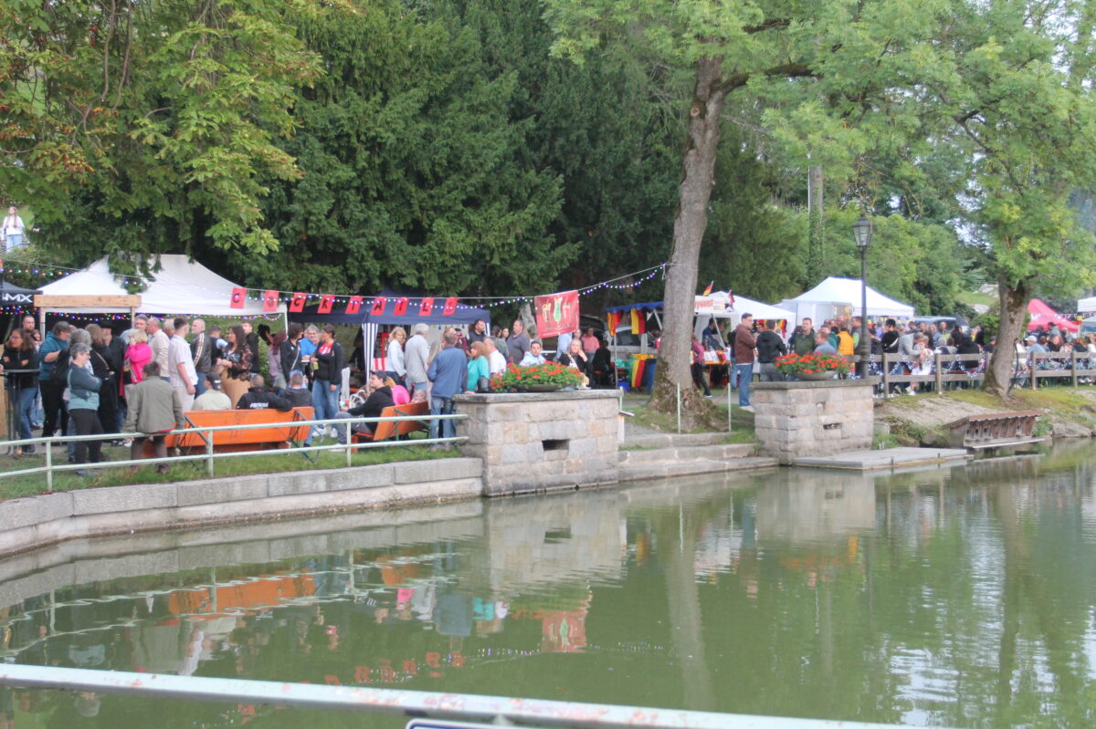 Festglanz in Pleystein: Kulinarik und Kultur ziehen Besucher an