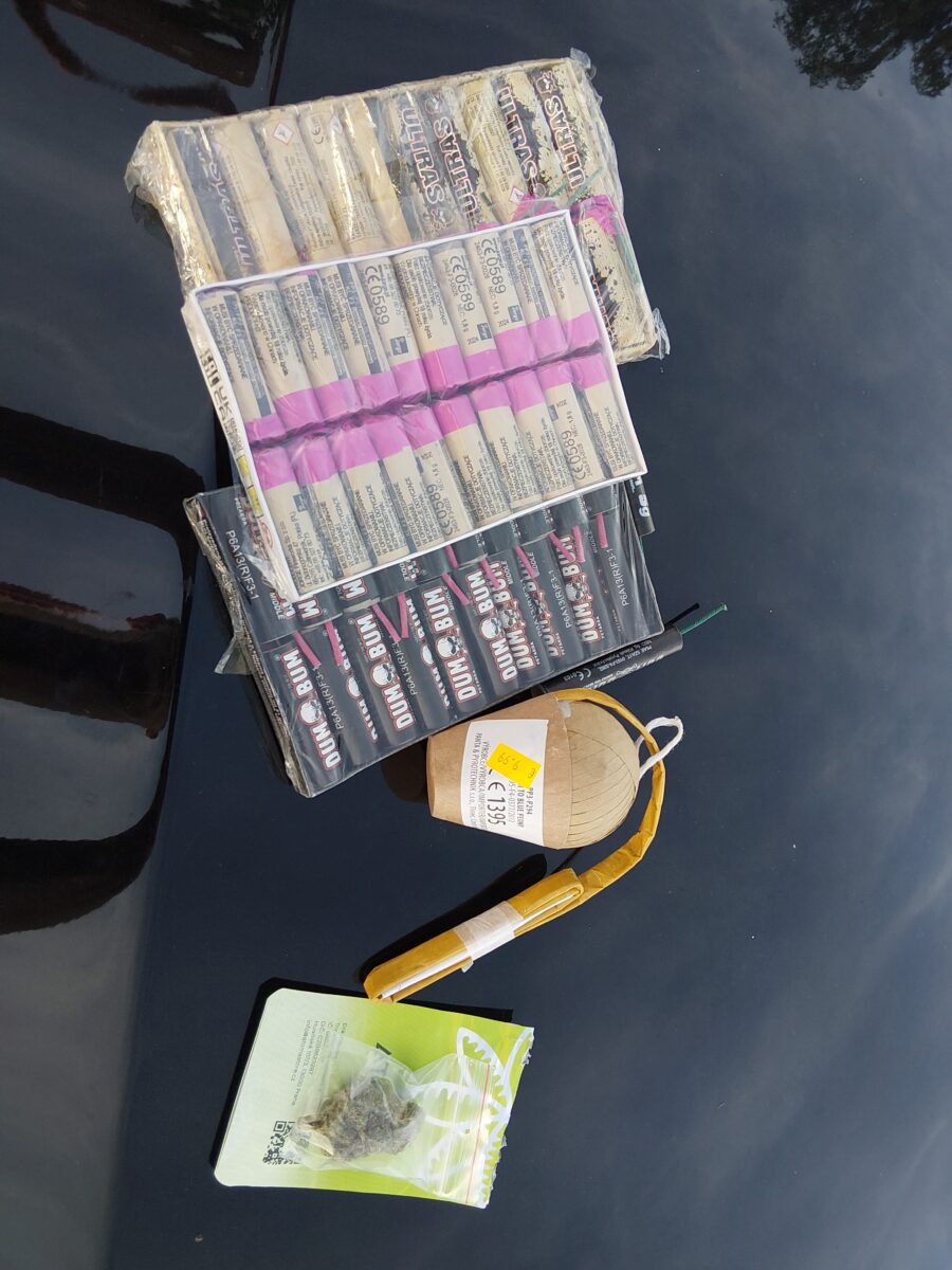 Illegale Pyrotechnik und Cannabis in Waldsassen sichergestellt