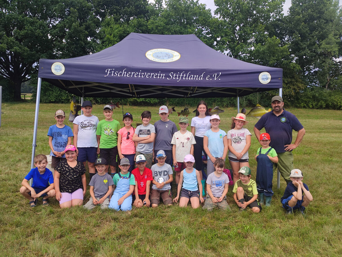 Ferienprogramm des Fischereivereins Stiftland e.V. : Naturerleben und Angeln lernen