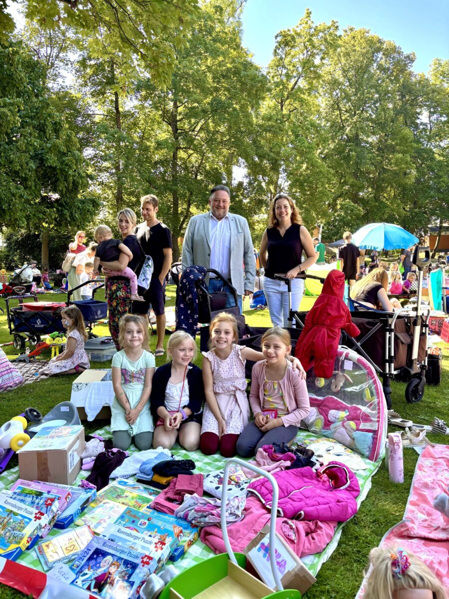 Kinderflohmarkt in Teublitz lockt viele Besucher