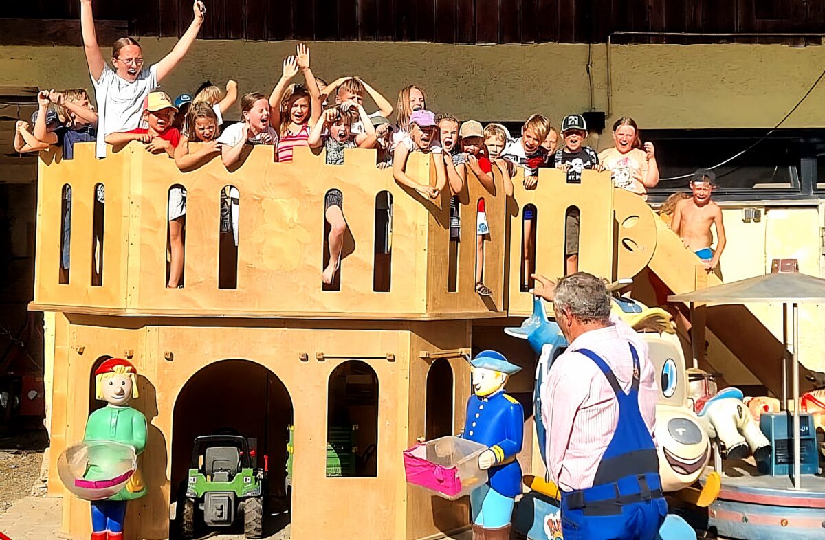 Kinderfreude pur: Ferienbetreuung mit Bauer Fritz