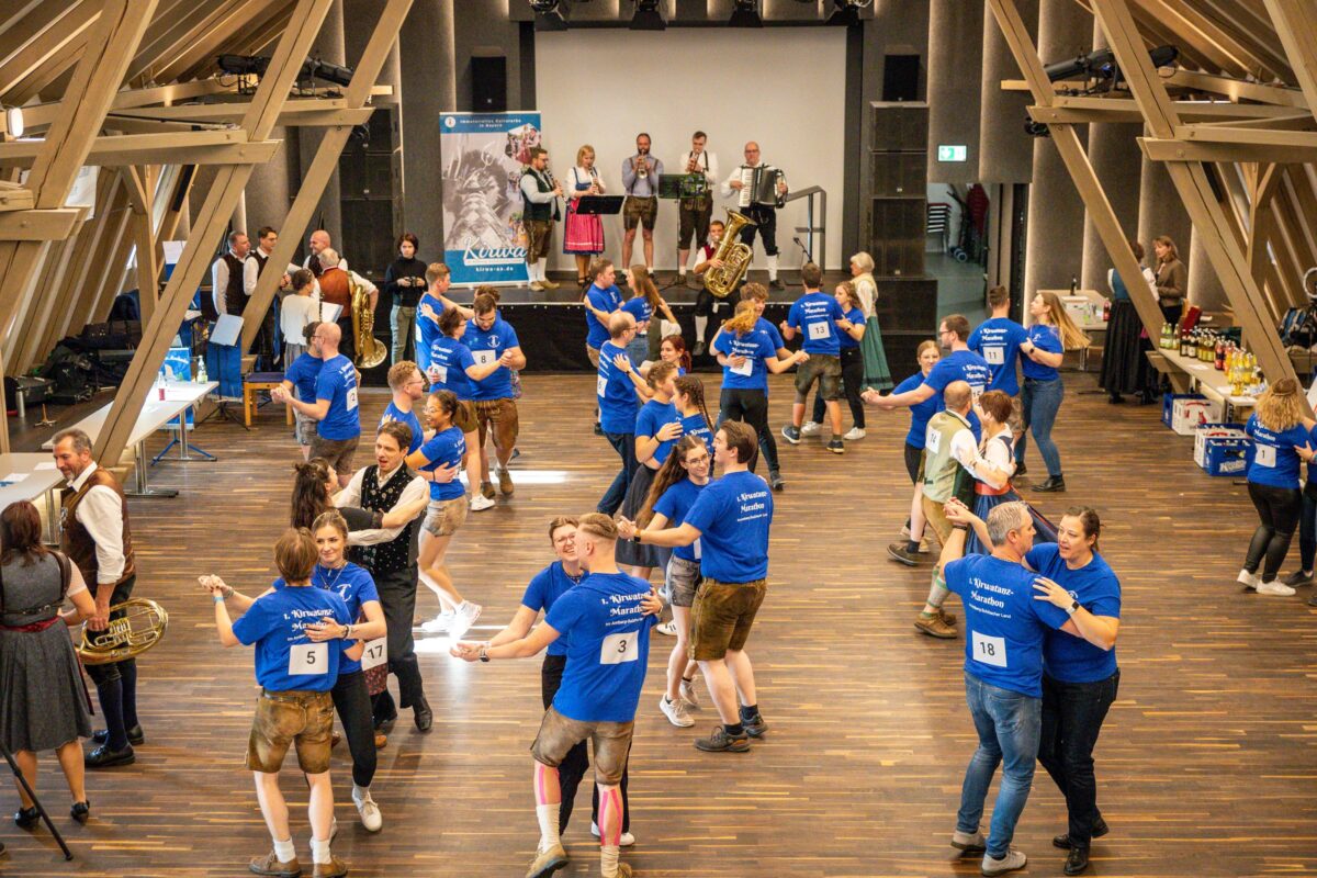 Zweiter Kirwatanz-Marathon: Jetzt anmelden und 200 Liter Bier ertanzen