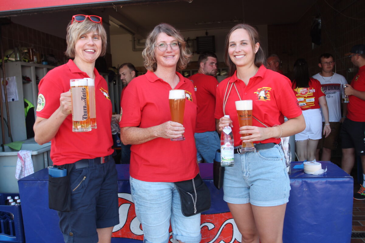 Neudorfer Dorffest: Ein voller Erfolg mit Blasmusik