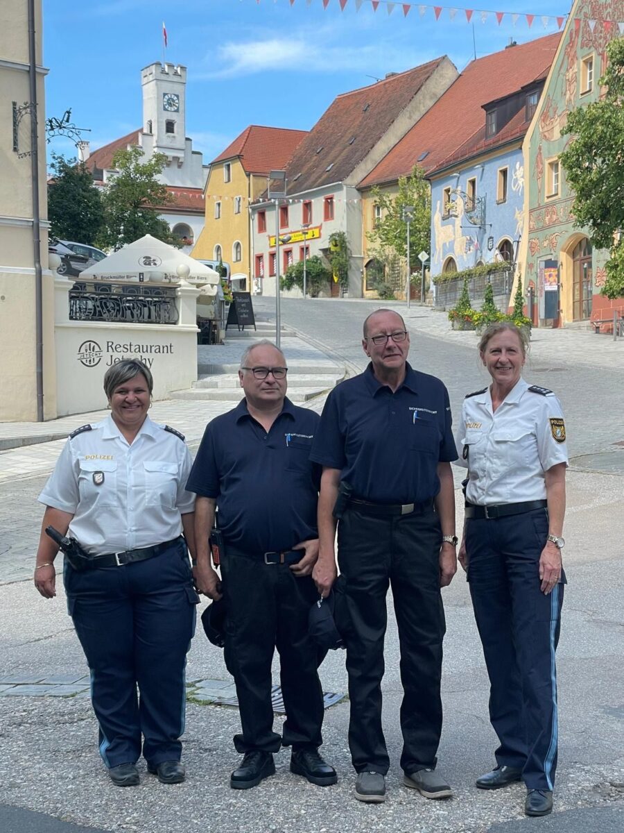 Neugegründete Sicherheitswacht unterwegs in Nabburg