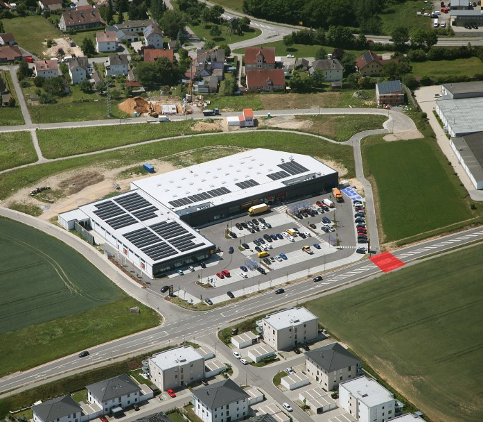 Stadt Maxhütte-Haidhof errichtet Bedarfsampel an der SAD 8 – mehr Sicherheit für Fußgänger